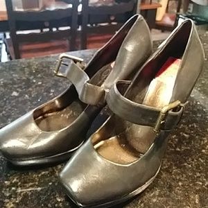 Jessica Simpson heels